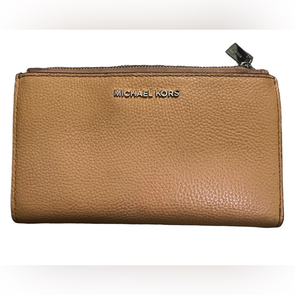 EUC Micheal Kors Adele Leather Smartphone Wallet